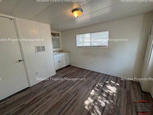 Building Photo - 3725 Upland St