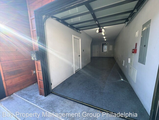 Foto del edificio - 3 br, 3 bath House - 2526 E Albert St