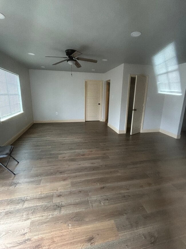 Foto del edificio - 5767 Belcrest St