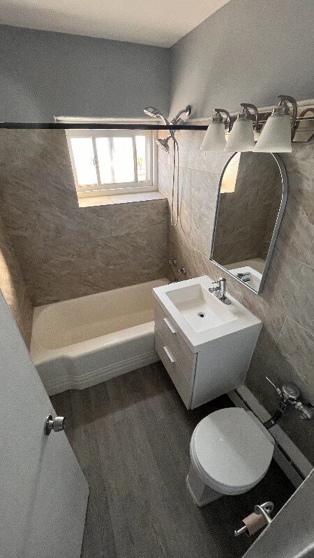 Foto del edificio - 4950 N Marine Dr