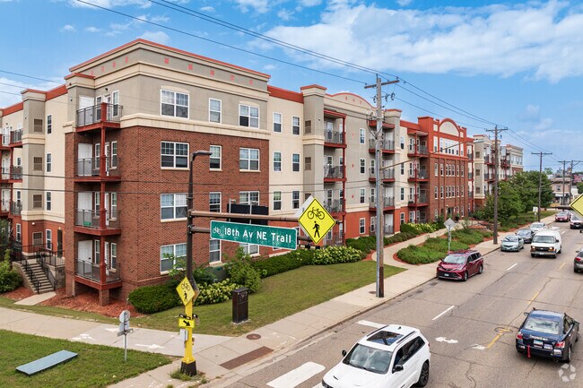 Foto del edificio - Bottineau Commons and Lofts