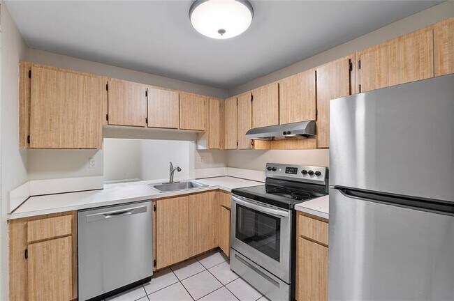 Building Photo - 3710 N Pine Island Rd