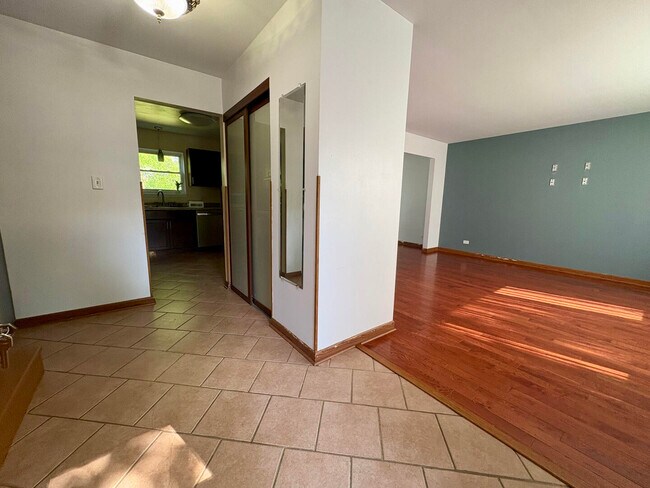 Building Photo - 313 Linden Dr