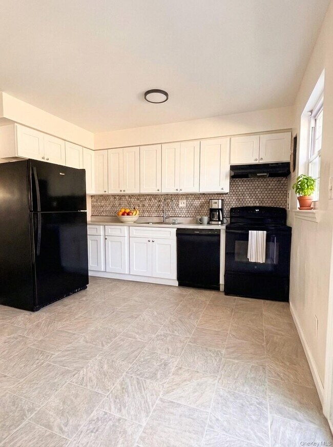 Foto del edificio - 5 Wildwood Dr