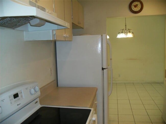 Building Photo - 2814 NW 55th Ave