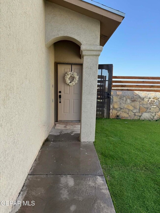 Building Photo - 10405 Canyon Sage Dr