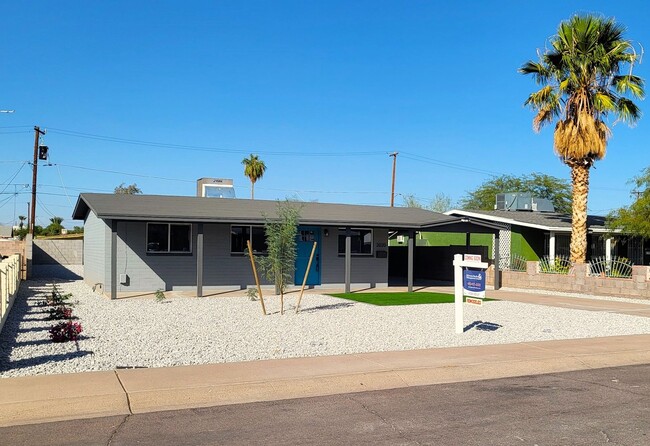 Building Photo - TOTAL REMODELED HOME IN TEMPE!!!