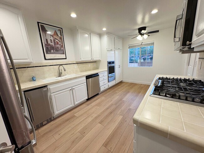 Foto del edificio - 5200 White Oak Ave