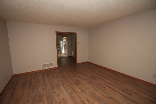 Foto del edificio - Charming 3 Bedroom for Rent in Minnetonka!