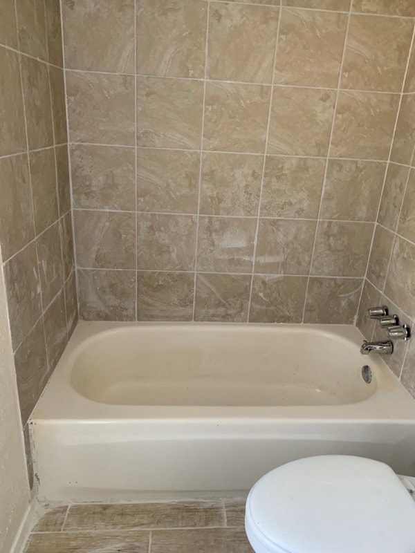 Building Photo - 6108 Lazy River Dr