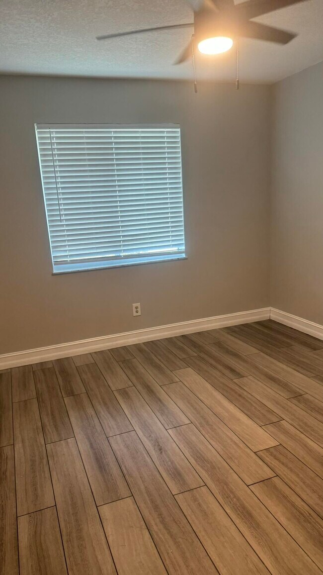 Foto del edificio - 926 SE Belfast Ave