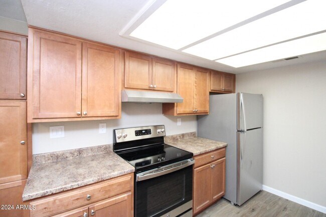Foto del edificio - 16602 N 25th St