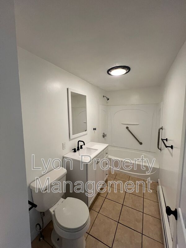 Foto del edificio - 156 Pleasant St
