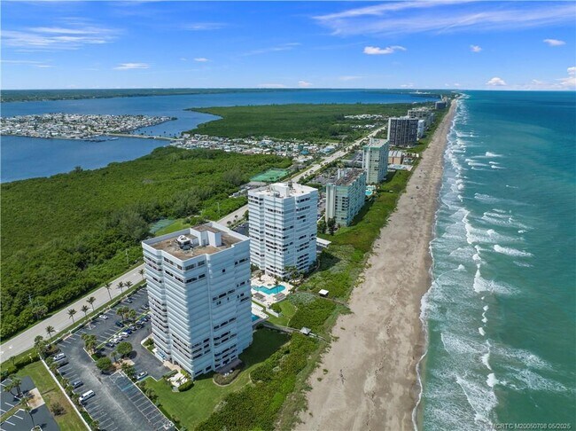 Foto del edificio - 9960 S Ocean Dr