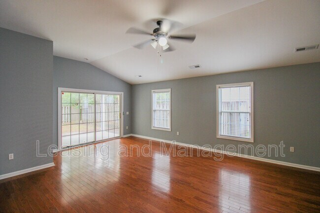 Foto del edificio - 1440 Wellesley Cir