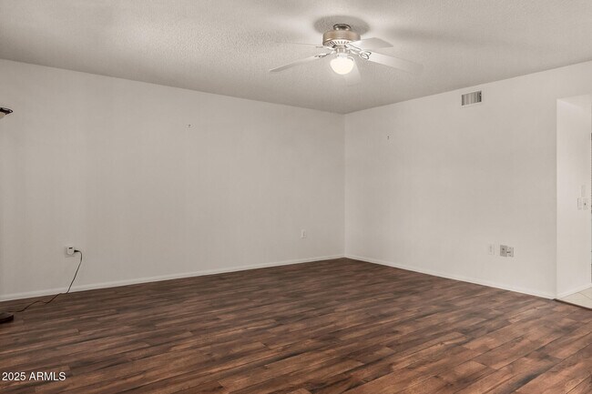 Foto del edificio - 16828 N 108th Ave