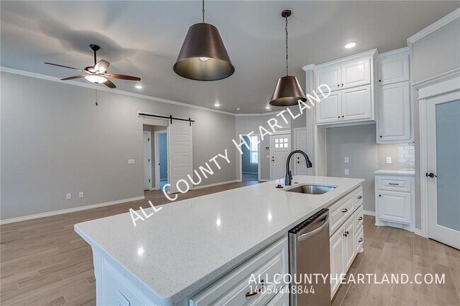 Foto del edificio - 7924 Mimosa Dr