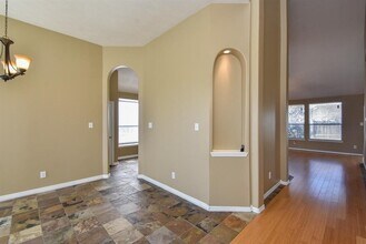 Building Photo - 2811 Little Spring Cir