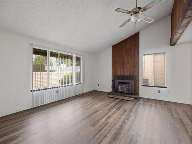 Building Photo - 311 Seaside Ct