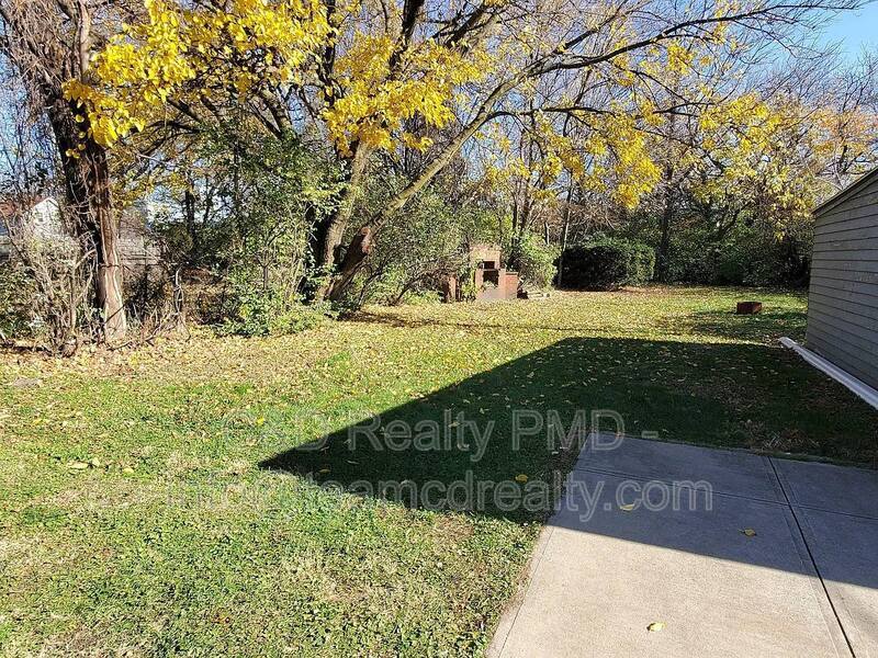 Building Photo - 3853 E 78th St