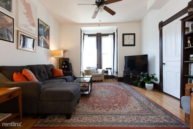 Foto del edificio - 1701 N Fairfield Ave