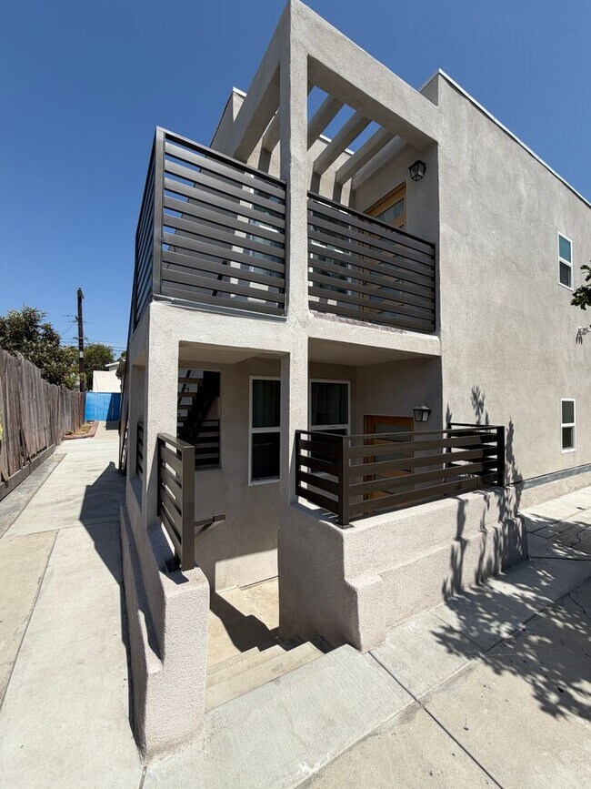 Building Photo - 1045 Sonora Ave