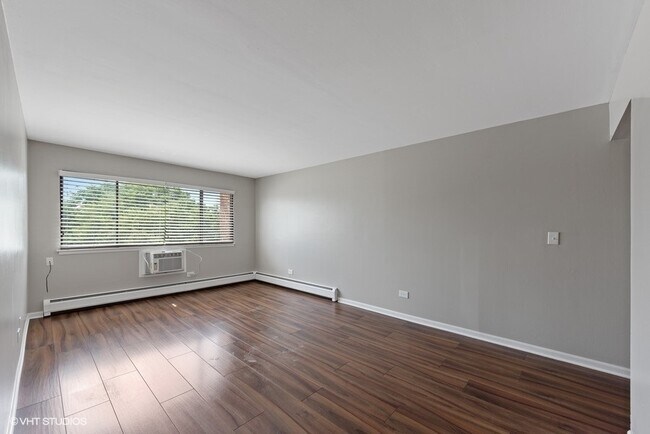 Foto del edificio - 5348 N Cumberland Ave