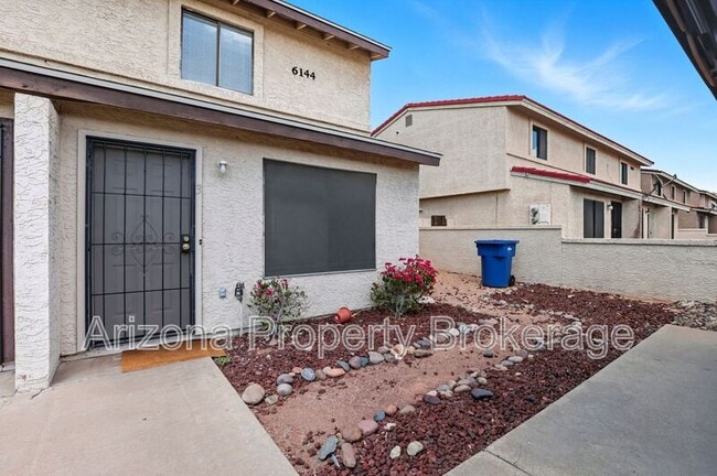Foto del edificio - 6144 E Glencove St