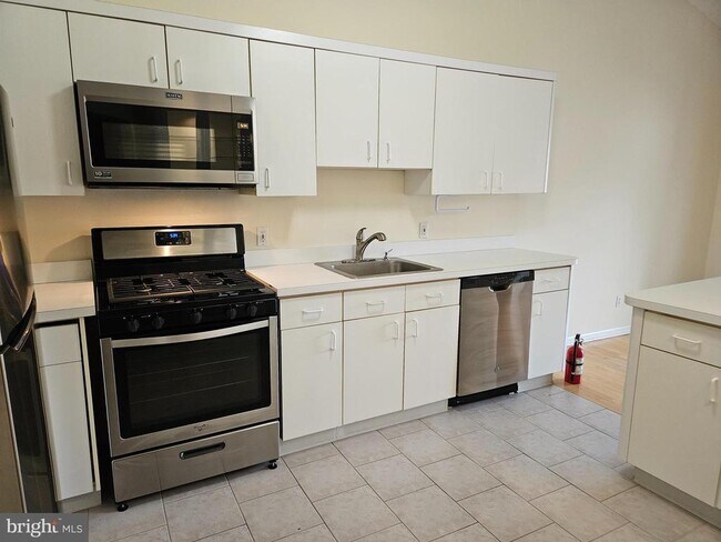 Foto del edificio - 409 Talon Ct