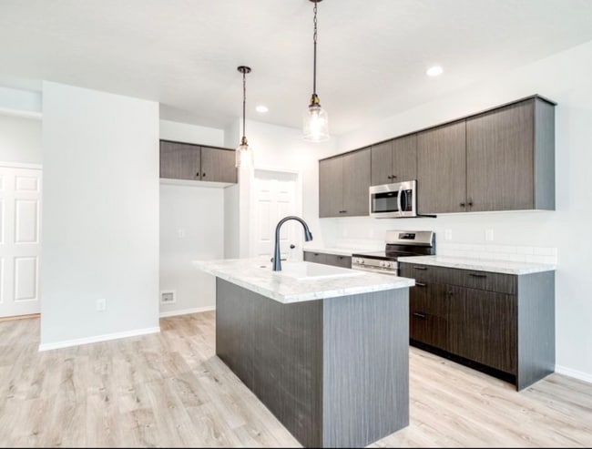 Foto del edificio - 2864 N Eagle Mdw Ave