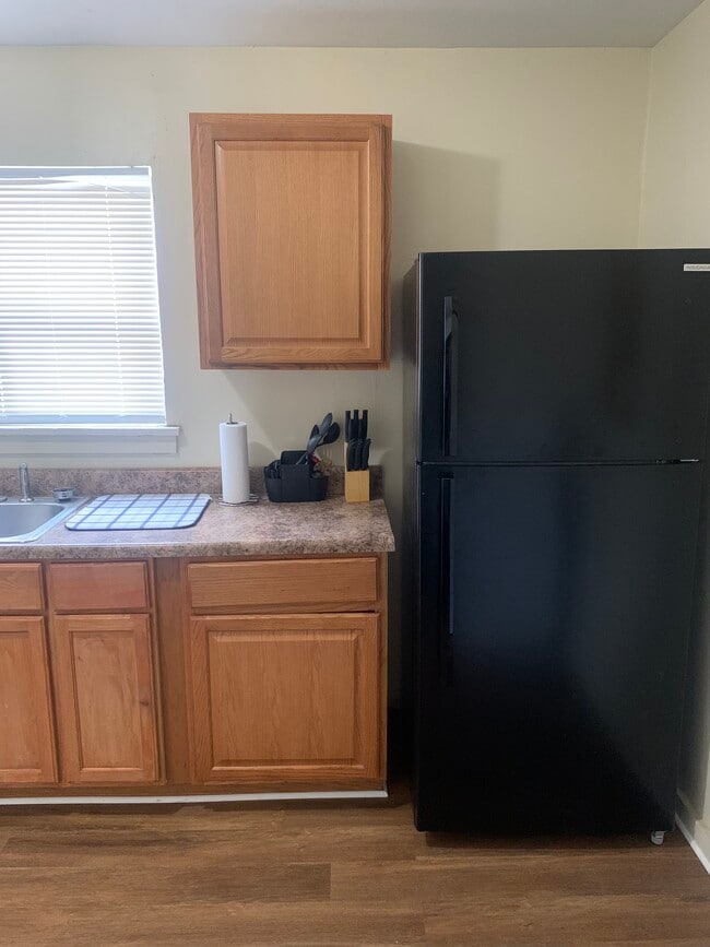 Building Photo - 2 Bedroom 1 bath