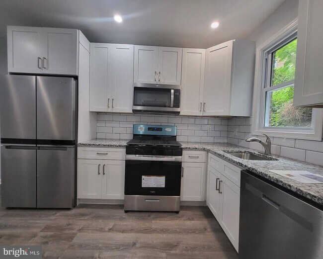 Foto del edificio - 3 Bedroom Home in Kingsessing