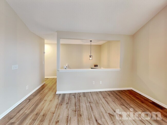 Foto del edificio - 703 Players Ct