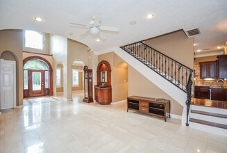 Building Photo - 2326 Walnut Bend Ln