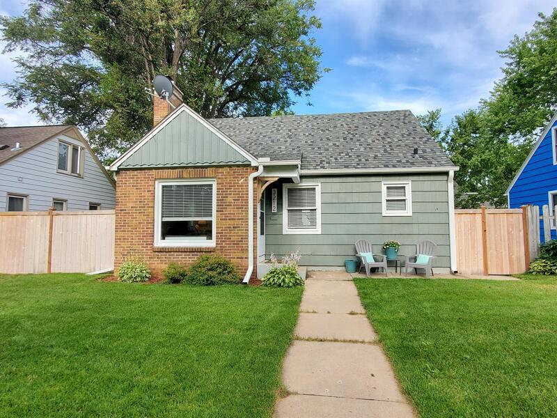 Primary Photo - 3212 Dakota Ave S