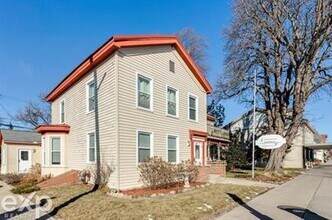 Building Photo - 256 S Water St