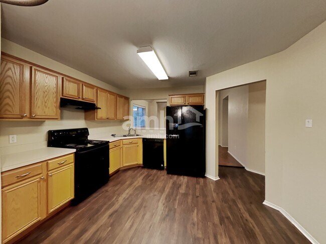 Foto del edificio - 2809 Mitchell Ln