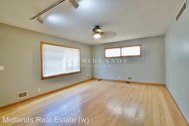 Foto del edificio - 3 br, 2.5 bath House - 2325 Ridgewood Avenue