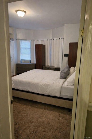 Foto del edificio - 688 E 230th St