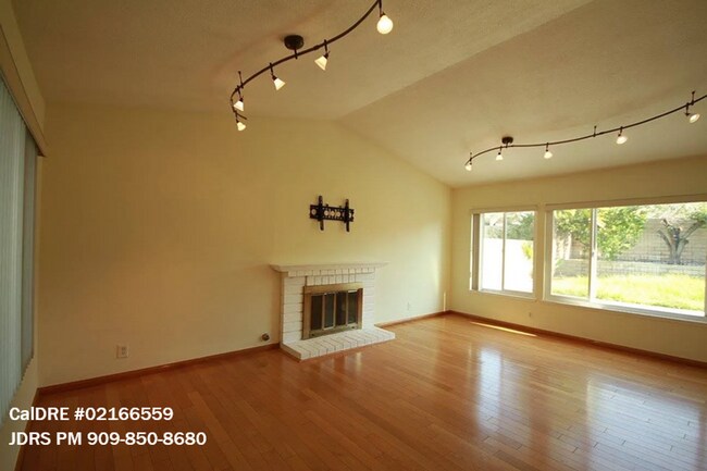 Foto del edificio - Walnut 3 Bedroom Home