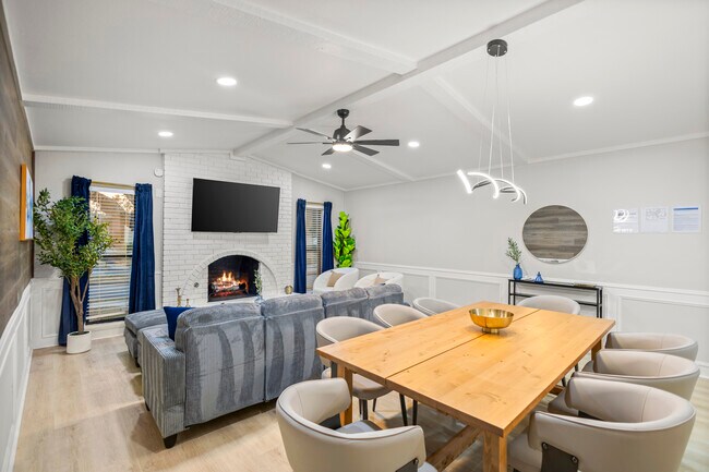 Building Photo - 3410 Country Club Dr