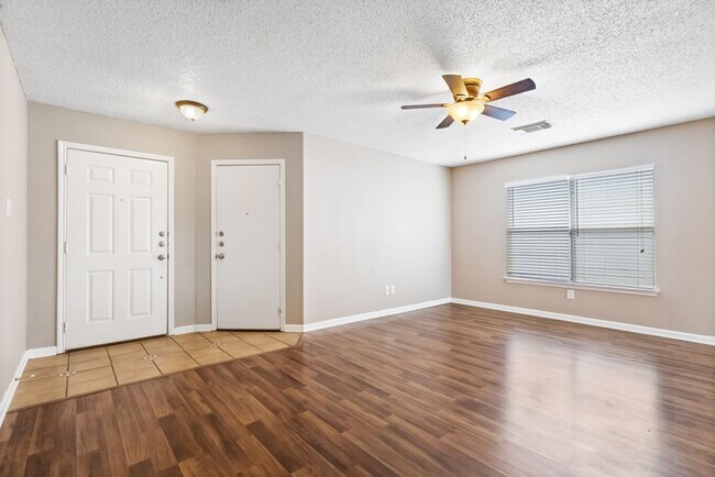 Foto del edificio - 2 Bedroom/ 1 Bath Bridgewood Subdivision