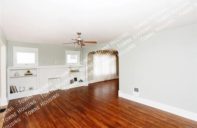 Building Photo - 306 Hartwell Rd
