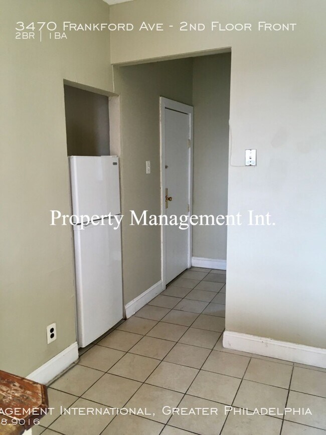 Building Photo - Nice size bi-level 2 bedroom Apartment