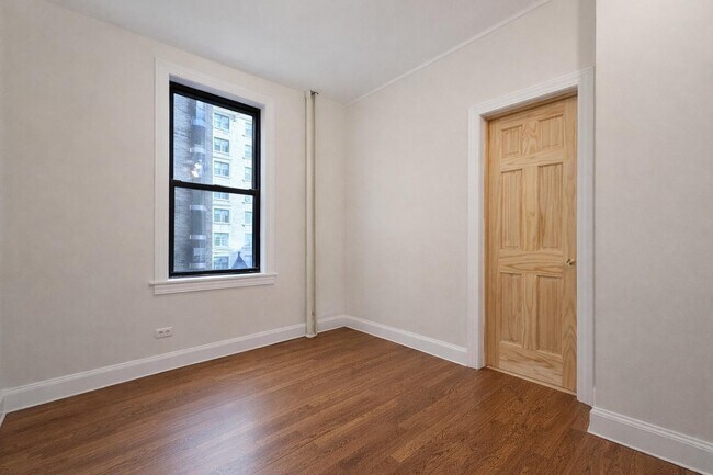 Foto del edificio - 308 W 104th St