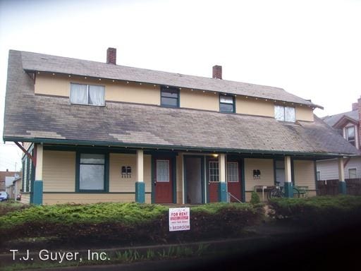 Primary Photo - 309 E Pine St