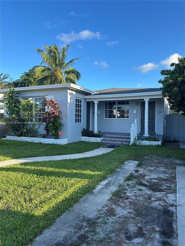 Foto principal - 3654 SW 25th Ter