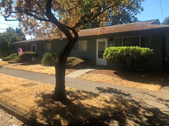 Primary Photo - Charming 2 bedroom Woodstock One Level in ...