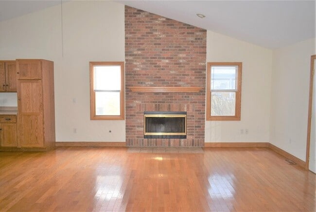 Building Photo - Beautiful 4 Bedroom Ranch with basement