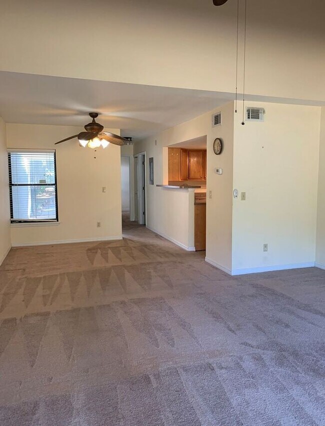 Foto del edificio - Awesome 2 Bed/2 Bath Townhome, Minutes fro...